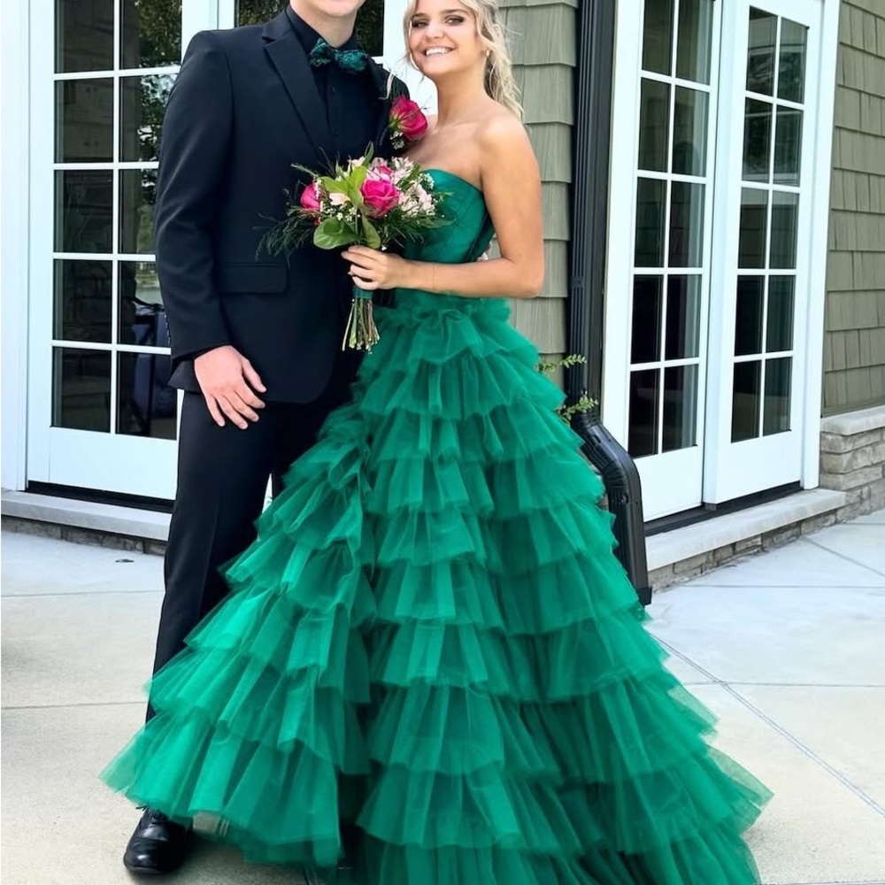 Sherri Hill Women’s Emerald Green Strapless Tiered Tulle Prom Dress Sz 4 (56087) - Picture 11 of 11